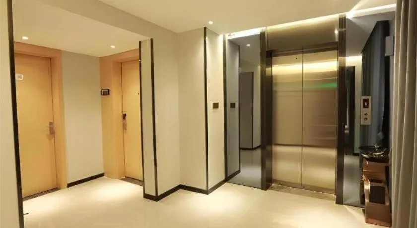 Borrman Hotel Zhuhai Gongbei Port Fuhuali Light Rail