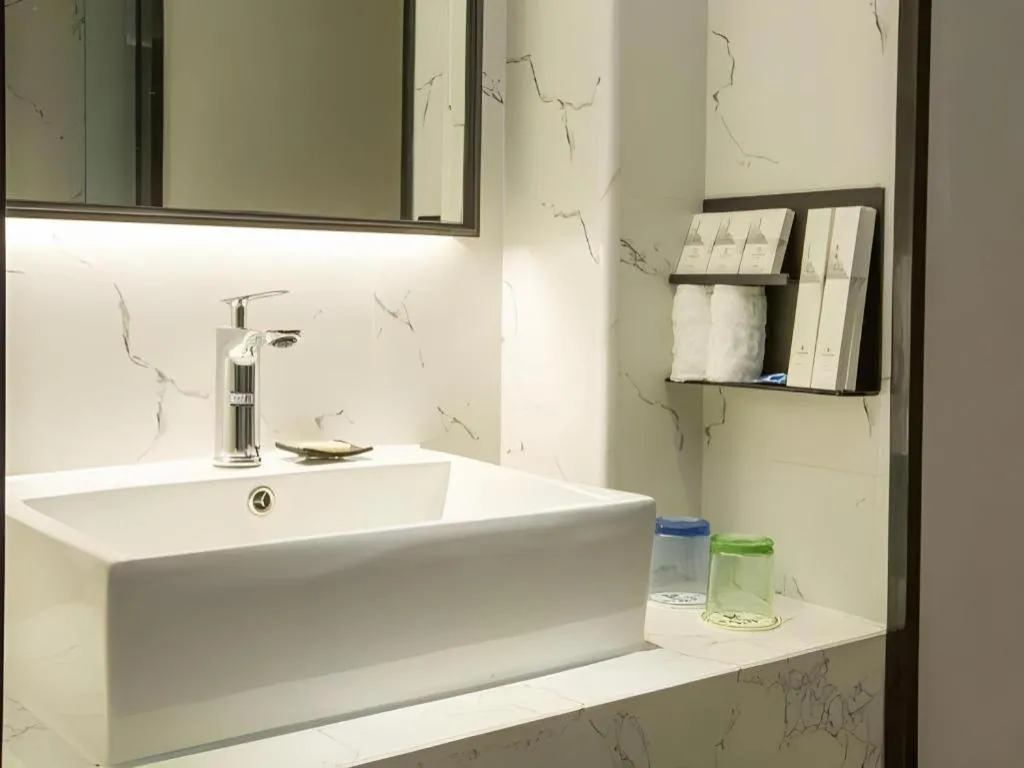 Borrman Hotel Zhuhai Gongbei Port Fuhuali Light Rail