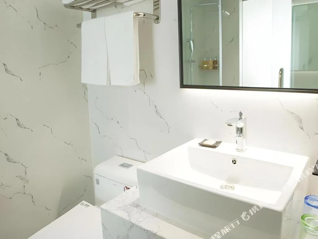 Borrman Hotel Zhuhai Gongbei Port Fuhuali Light Rail