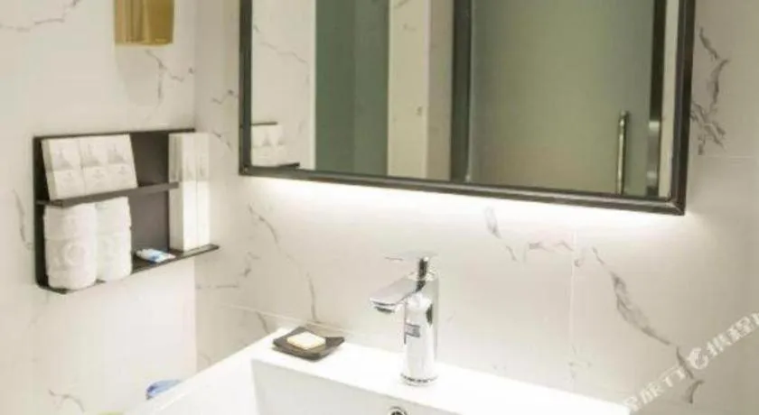 Borrman Hotel Zhuhai Gongbei Port Fuhuali Light Rail