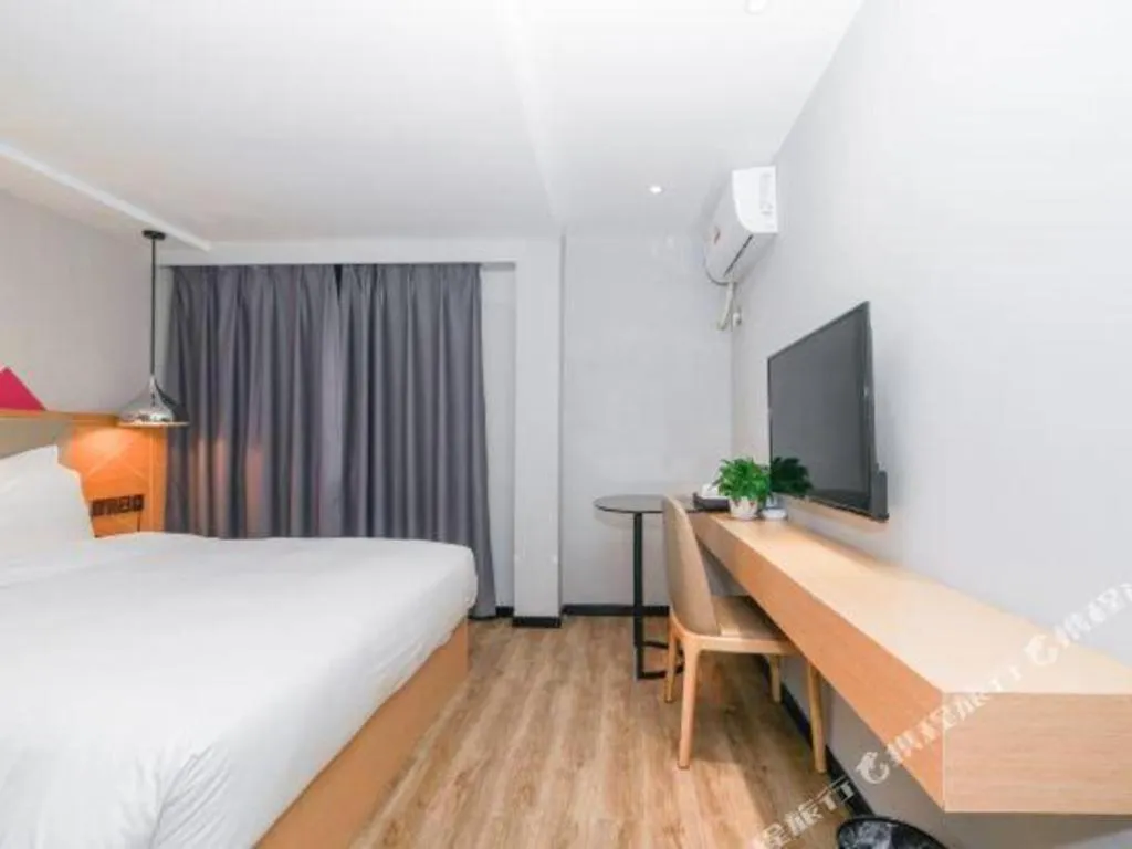 Bed in Borrman Hotel Zhuhai Gongbei Port Fuhuali Light Rail