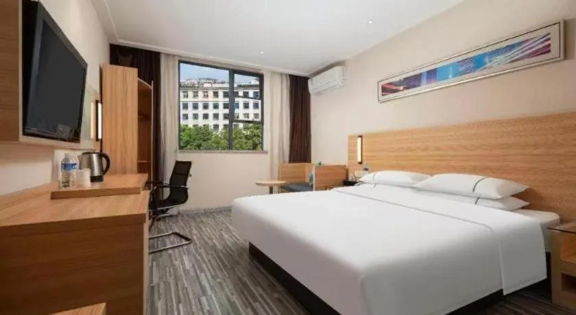 Bed in City Comfort Inn Qianjiang Longxiacheng