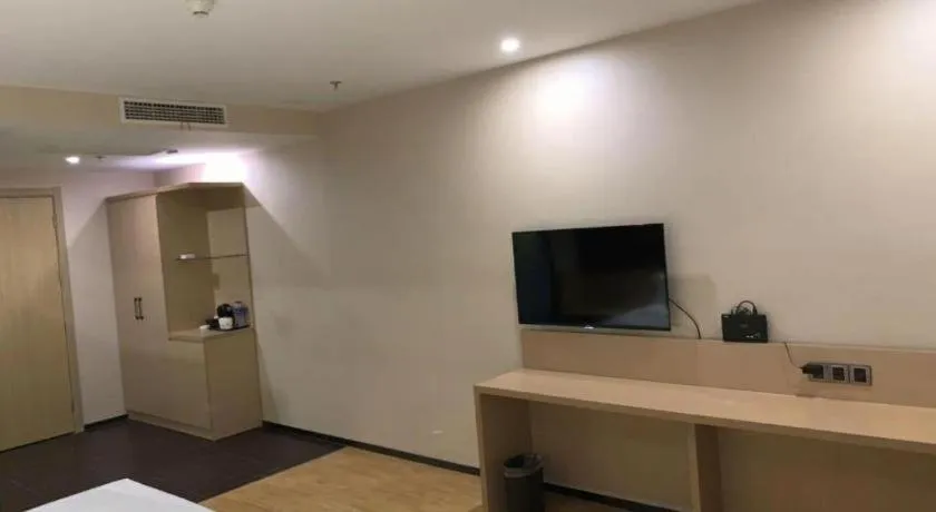 IU Hotel Taiyuan Changfeng West Street The Mixc