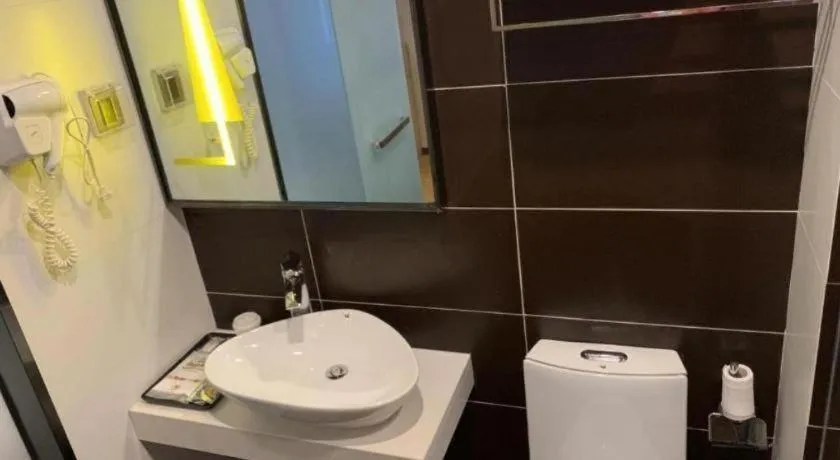 IU Hotel Taiyuan Changfeng West Street The Mixc