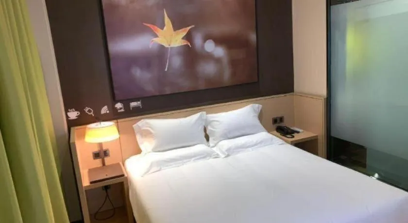 Bed in IU Hotel Taiyuan Changfeng West Street The Mixc