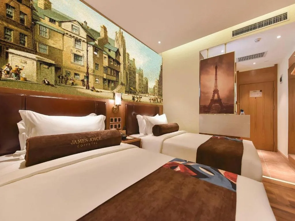 Bed in James Joyce Coffetel Beijing Station