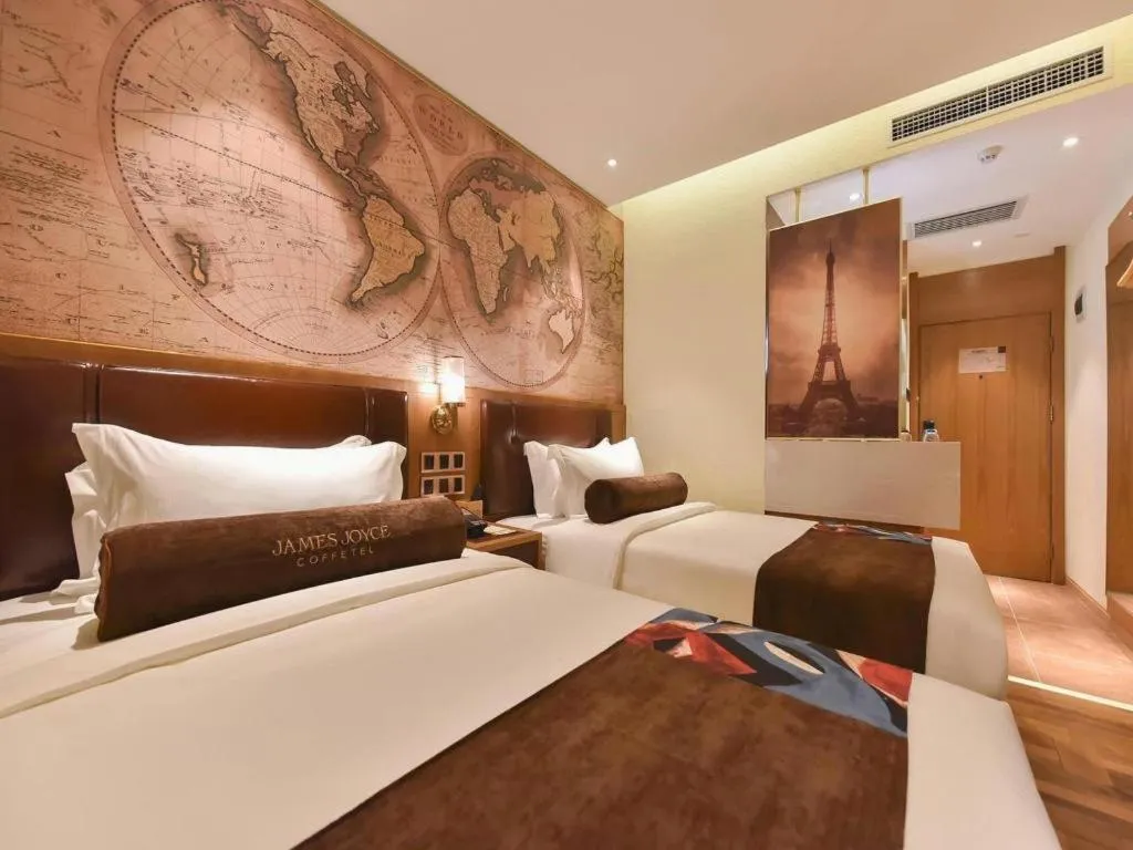 Bed in James Joyce Coffetel Beijing Station