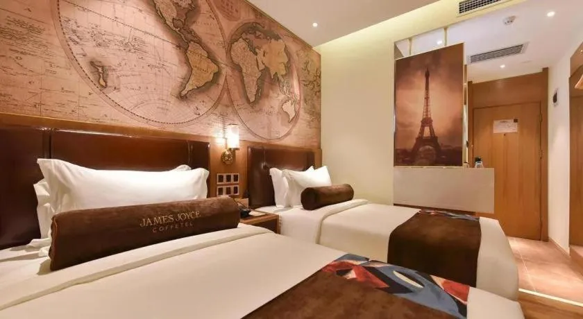 Bed in James Joyce Coffetel Beijing Station