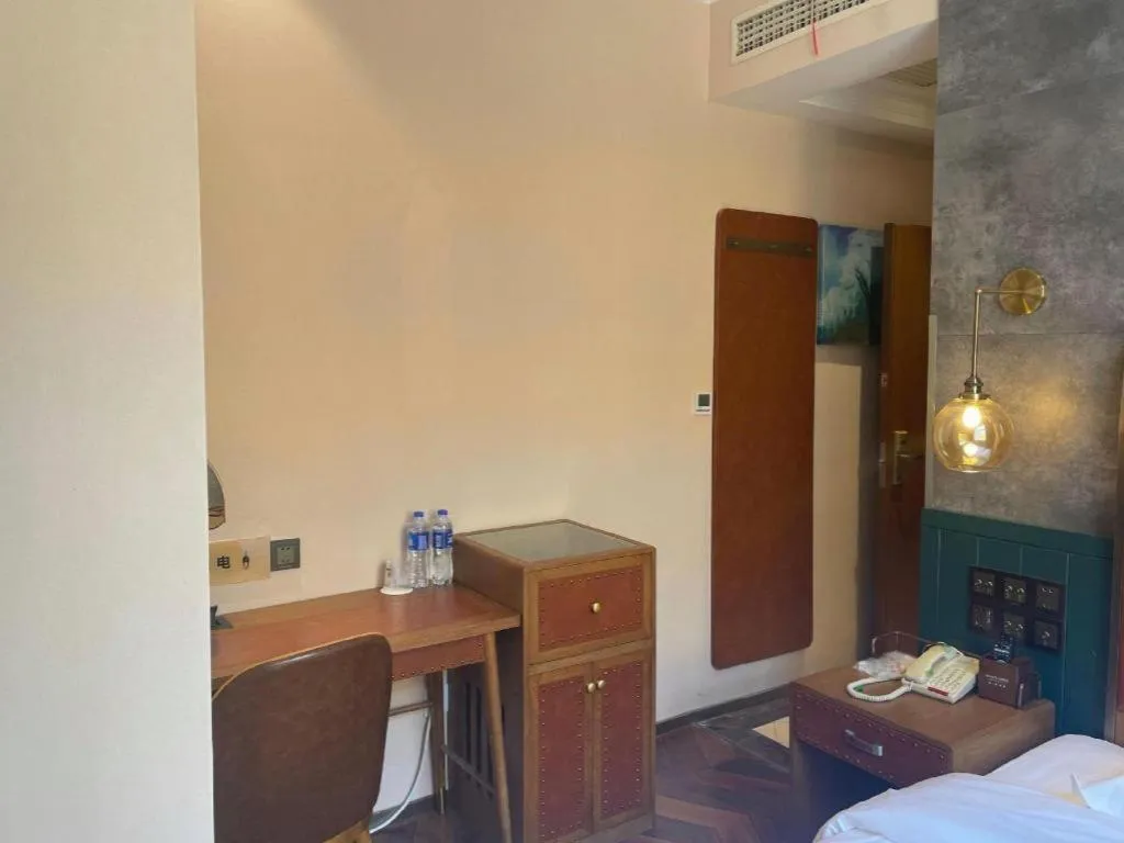 Bed in James Joyce Coffetel Beijing Station