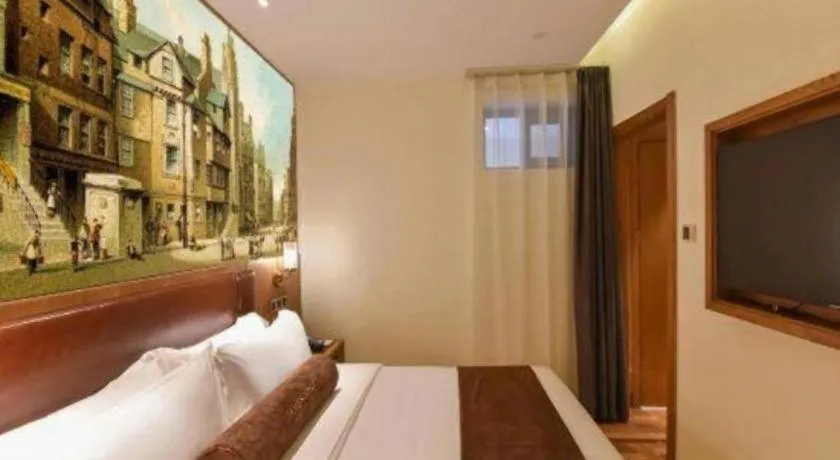 Bed in James Joyce Coffetel Beijing Station