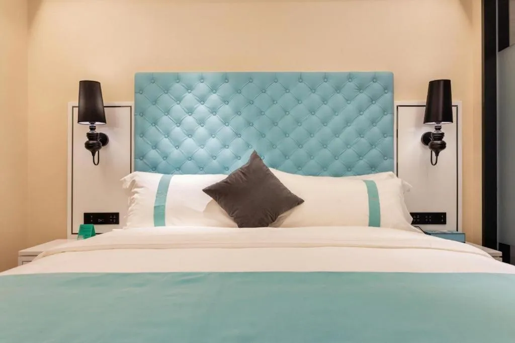 Bed in Xana Hotelle· Dalian Software Park University of Technology