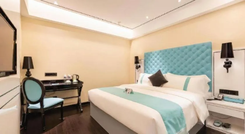 Bed in Xana Hotelle· Dalian Software Park University of Technology