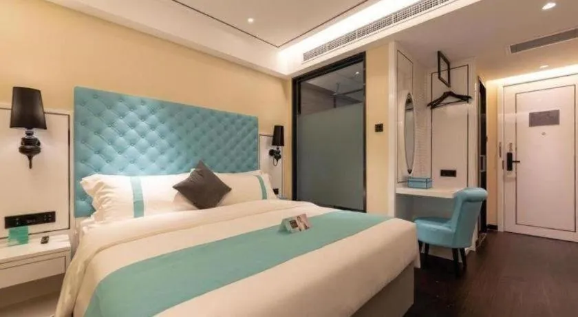 Bed in Xana Hotelle· Dalian Software Park University of Technology