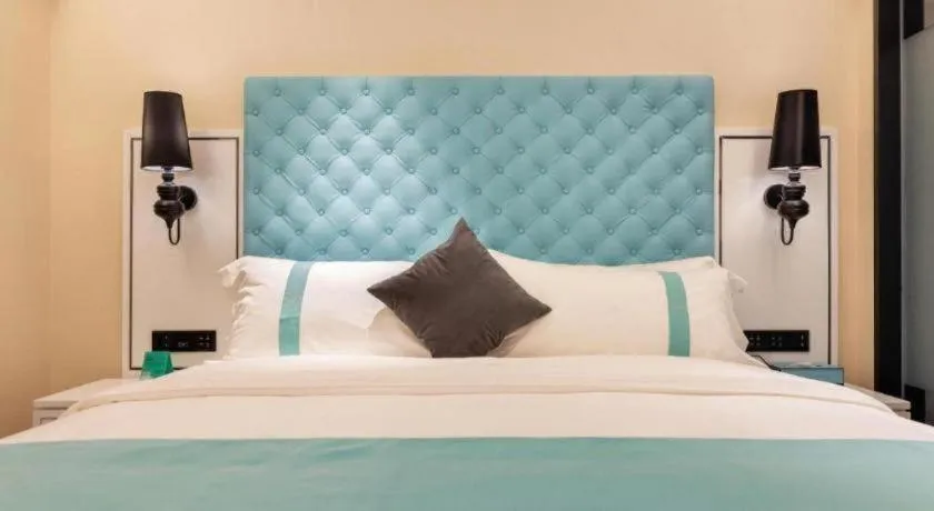 Bed in Xana Hotelle· Dalian Software Park University of Technology