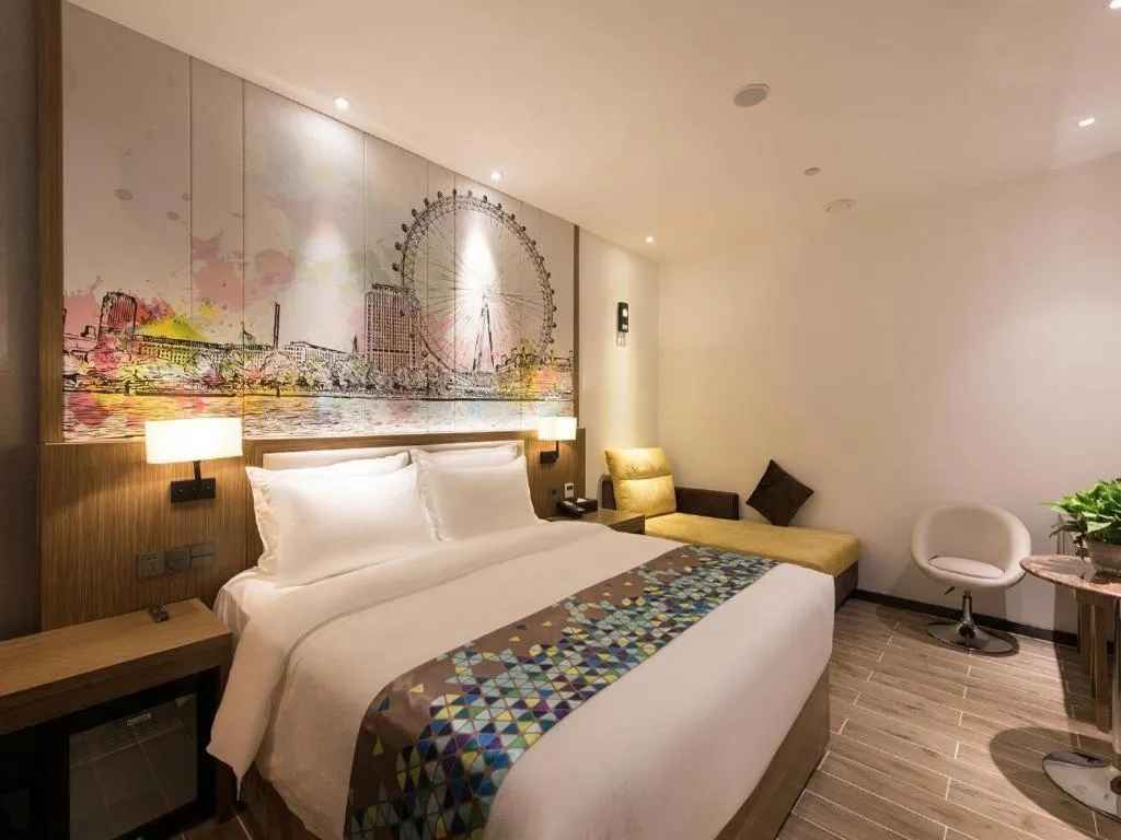 Bed in ZMAX Hotel Beijing Tongzhou Universal Tourist Resort Linheli Metro Station