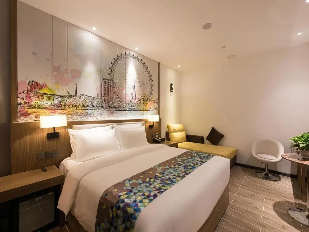 Bed in ZMAX Hotel Beijing Tongzhou Universal Tourist Resort Linheli Metro Station Bed in ZMAX Hotel Beijing Tongzhou Universal Tourist Resort Linheli Metro Station