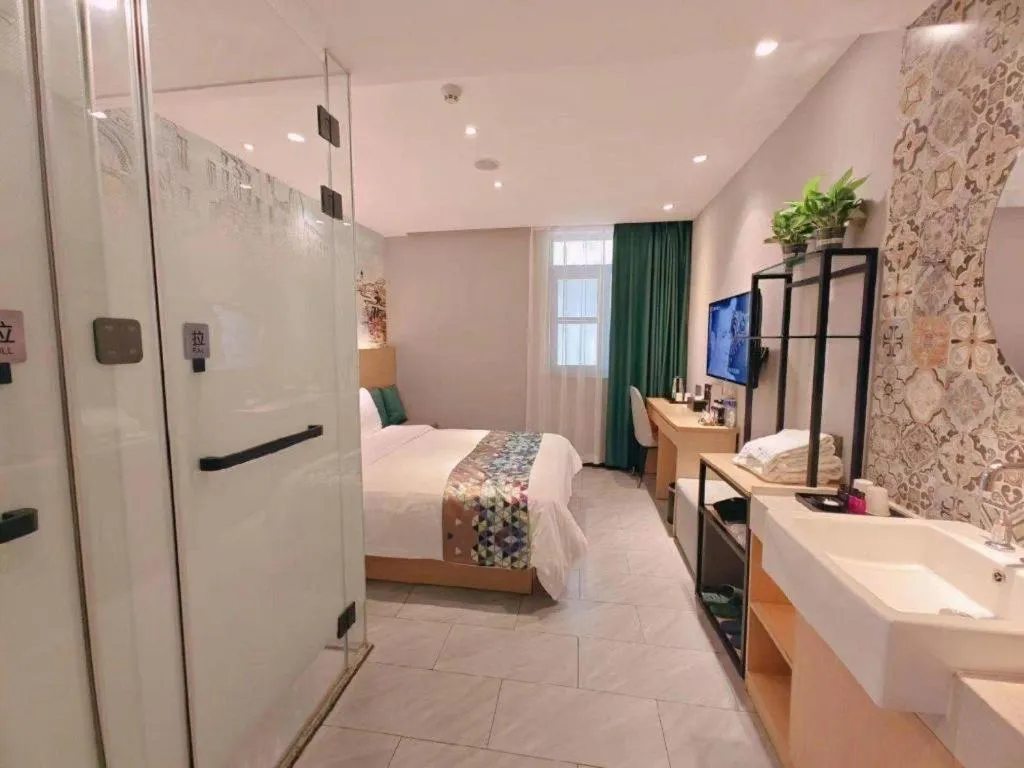 Bed in ZMAX Hotel Beijing Tongzhou Universal Tourist Resort Linheli Metro Station