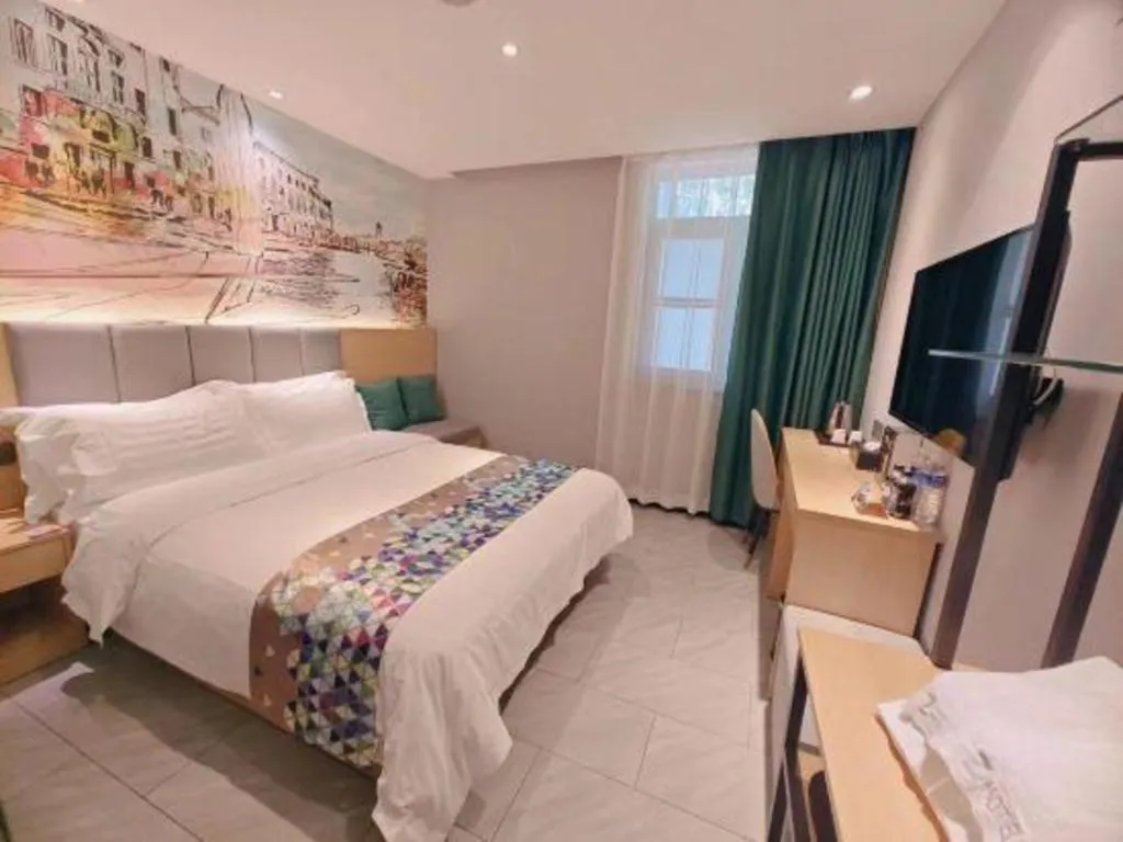 Bed in ZMAX Hotel Beijing Tongzhou Universal Tourist Resort Linheli Metro Station