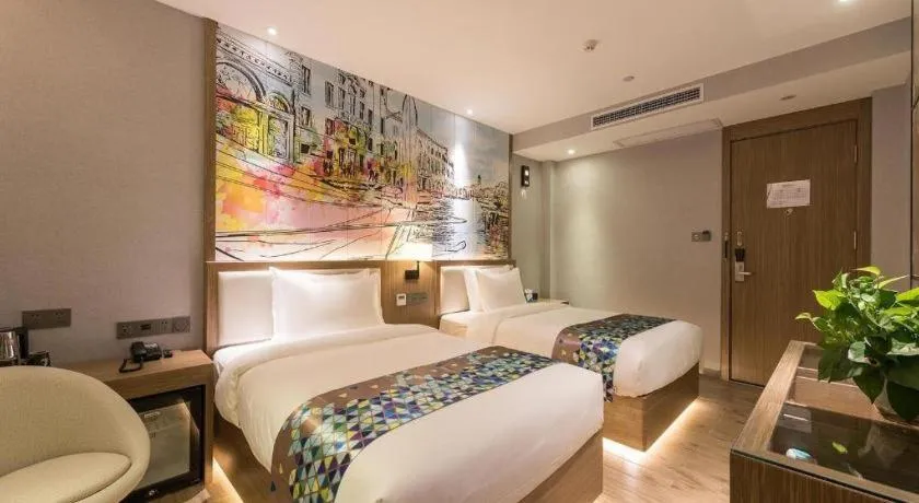 Bed in ZMAX Hotel Beijing Tongzhou Universal Tourist Resort Linheli Metro Station
