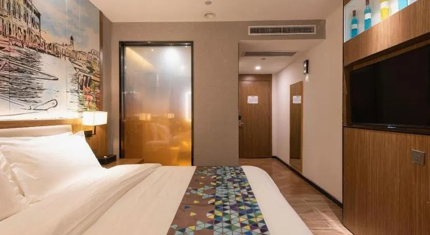 Bed in ZMAX Hotel Beijing Tongzhou Universal Tourist Resort Linheli Metro Station