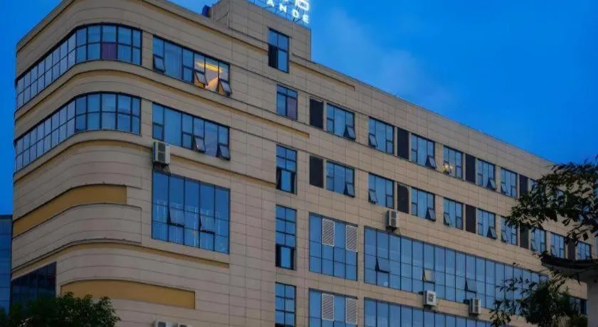 Lavande Hotel Lu County High-Speed Railway Station Wanhu Daduhui