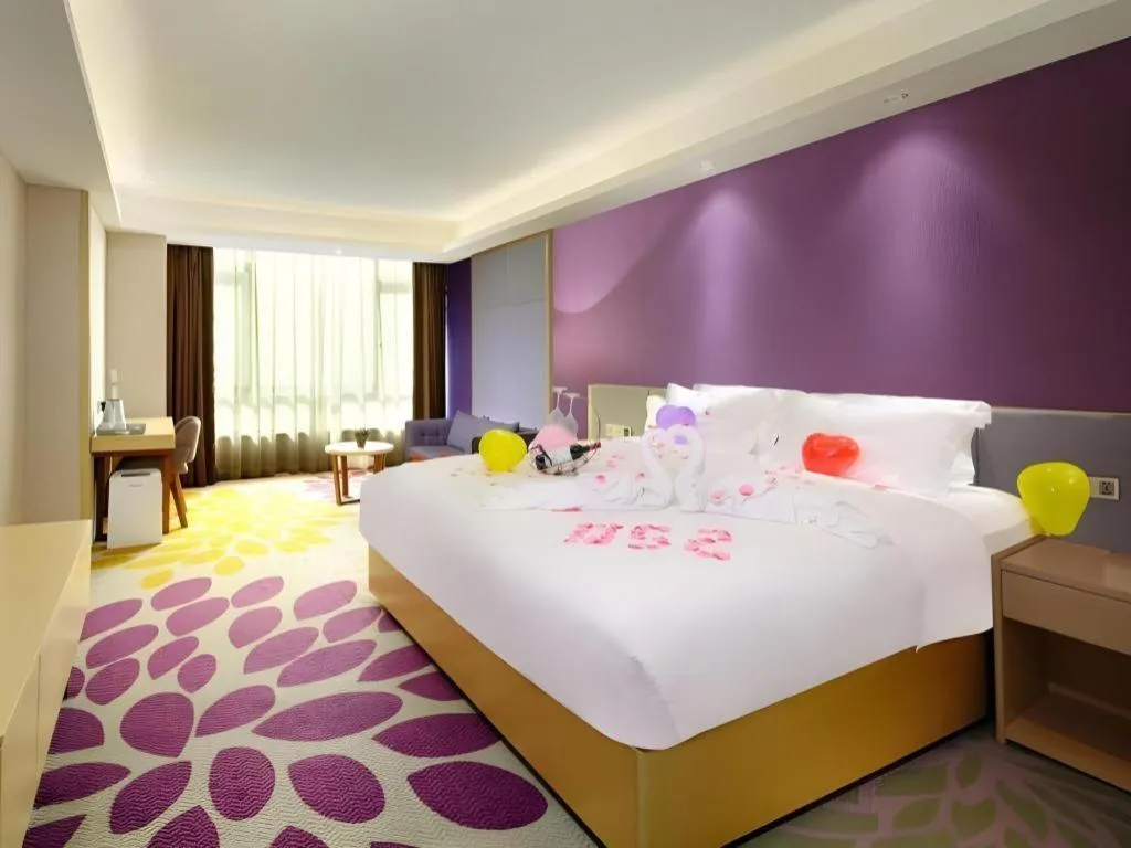 Bed in Lavande Hotel Lu County High-Speed Railway Station Wanhu Daduhui