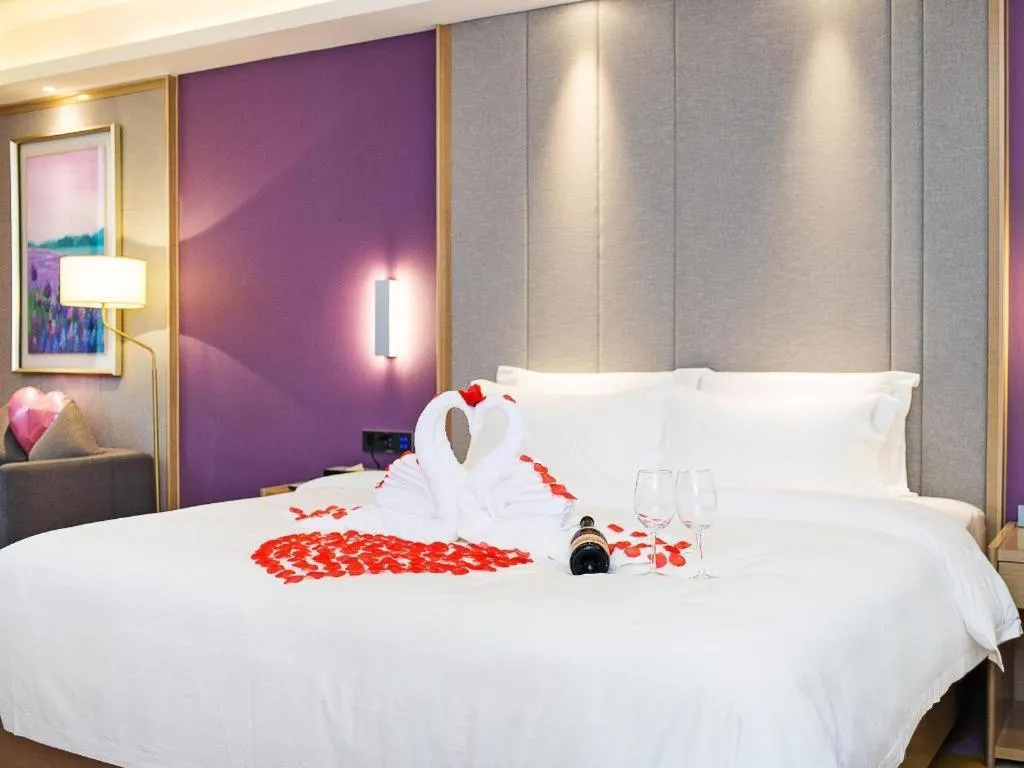 Bed in Lavande Hotel Lu County High-Speed Railway Station Wanhu Daduhui