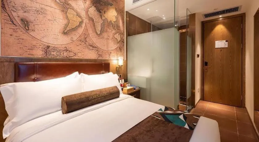 Bed in James Joyce Coffetel Beijing Pinggu Hospital Century Square