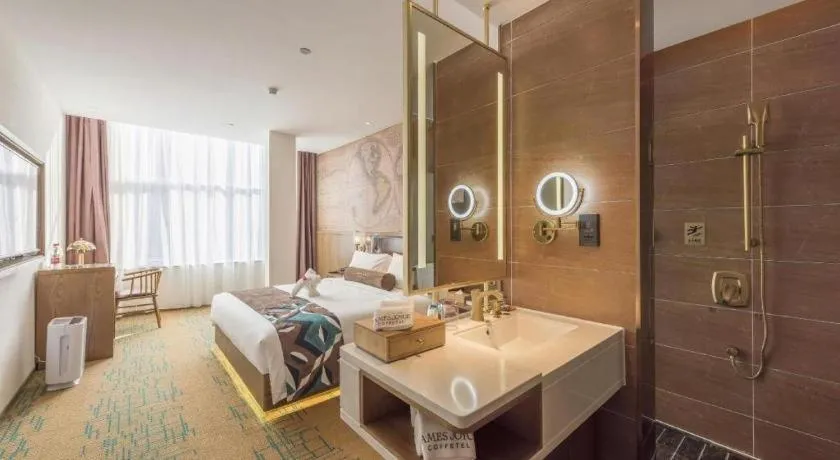 Bed in James Joyce Coffetel Beijing Pinggu Hospital Century Square