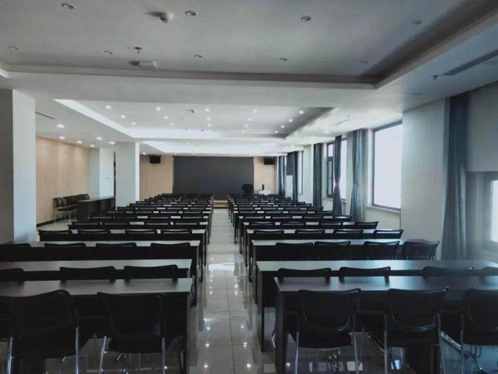 Magnotel Huludao Xingcheng Central Square Wenquan Street