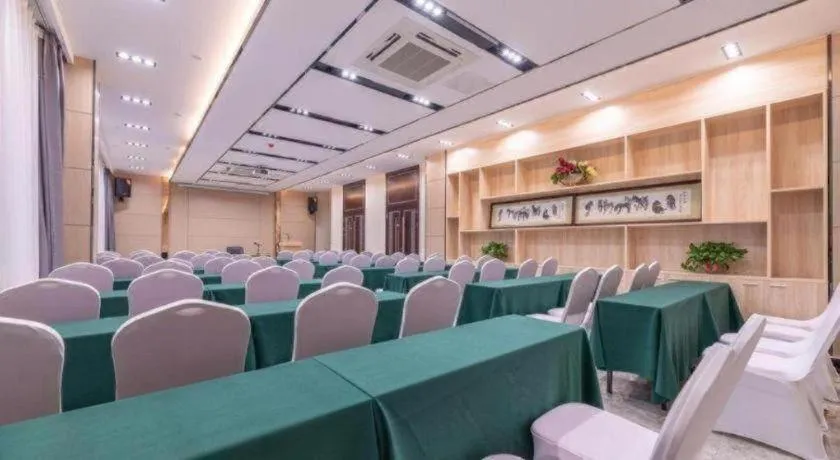 Lavande Hotel Ji'nan Railway Station Long Distance Bus Terminal