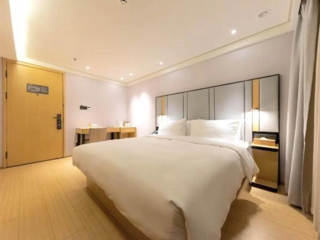 JI Hotel Shanghai Shangcheng Road Metro Station