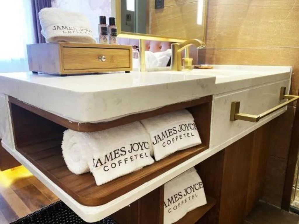 James Joyce Coffetel Shenyang North Railway Station Qishan Road Metro Station