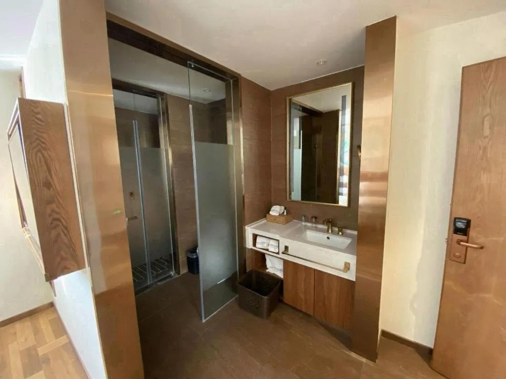 James Joyce Coffetel Shenyang North Railway Station Qishan Road Metro Station