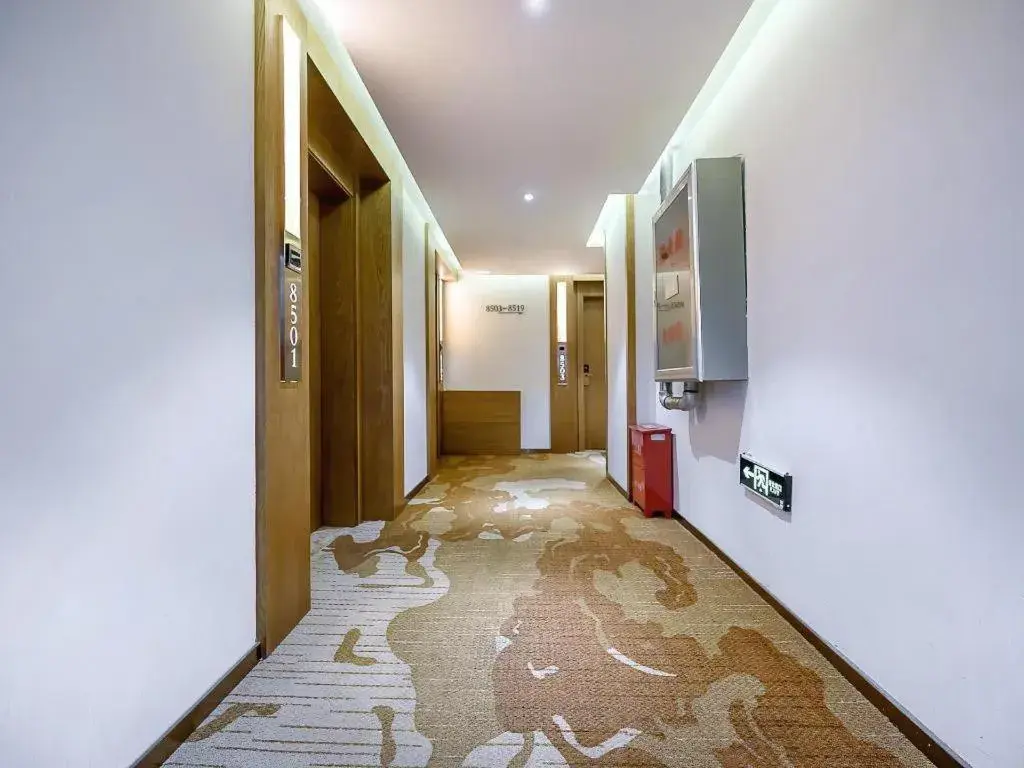 James Joyce Coffetel Shenyang North Railway Station Qishan Road Metro Station James Joyce Coffetel Shenyang North Railway Station Qishan Road Metro Station