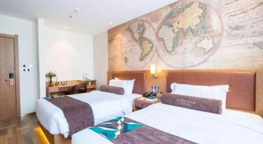 Bed in James Joyce Coffetel Shenyang North Railway Station Qishan Road Metro Station