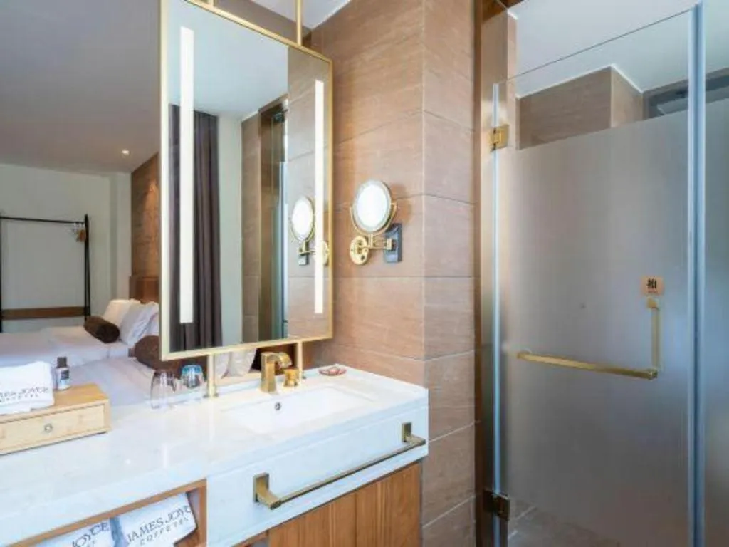 James Joyce Coffetel Shenyang North Railway Station Qishan Road Metro Station