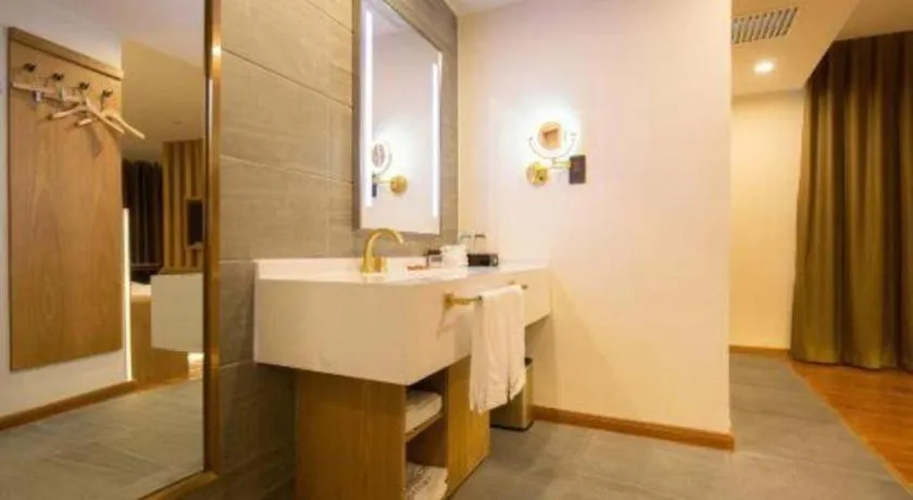 James Joyce Coffetel Harbin Central Street