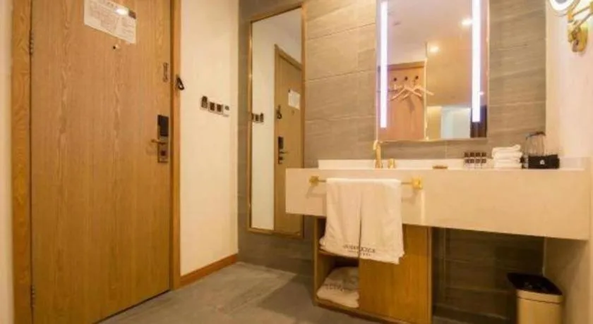 James Joyce Coffetel Harbin Central Street