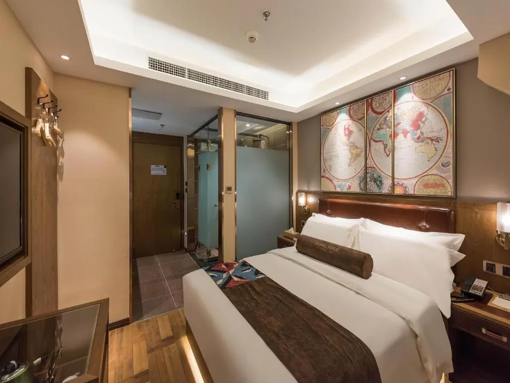 Bed in James Joyce Coffetel Beijing West Railway Station Lianhua Bridge