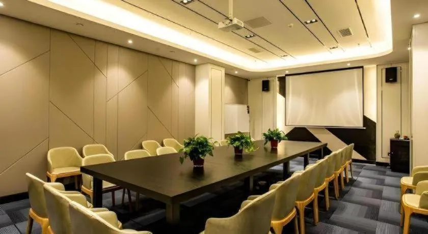 Xana Hotelle Shenyang Zhongshan Plaza the Affiliated First Hospital of China Medical University