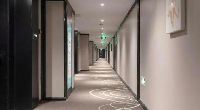 Xana Hotelle Zhuhai Gongbei Port