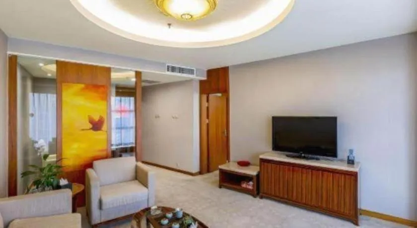 YUN-RAY Ambassador Hotel