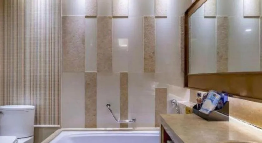 YUN-RAY Ambassador Hotel