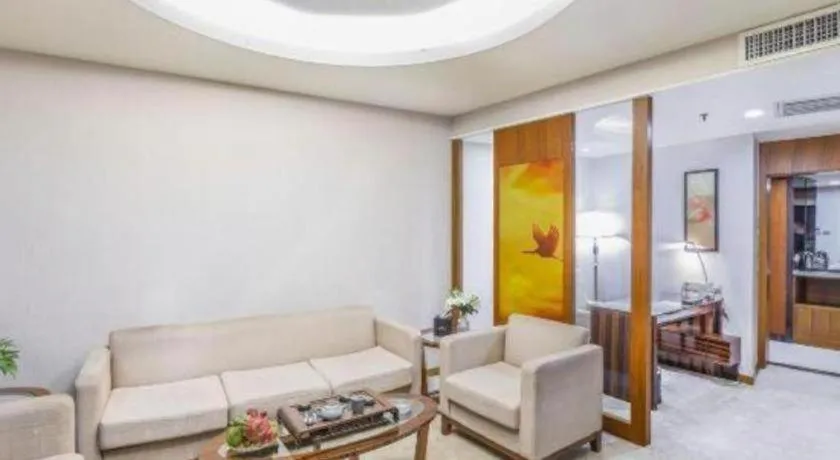 YUN-RAY Ambassador Hotel