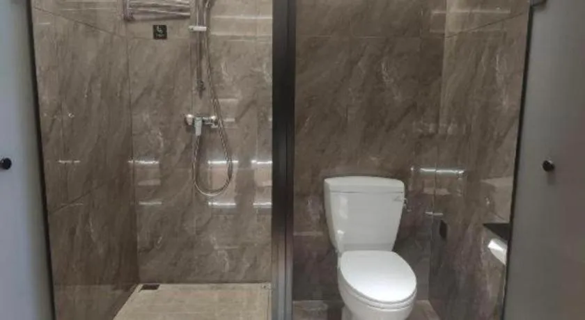 YUN-RAY Ambassador Hotel