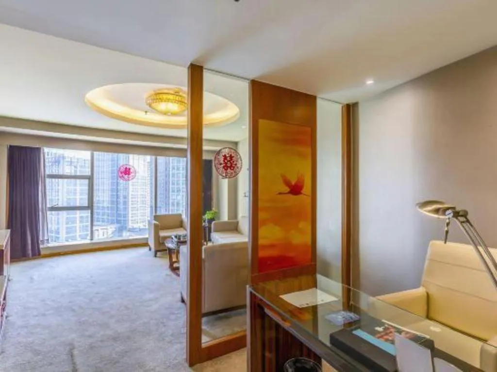 YUN-RAY Ambassador Hotel