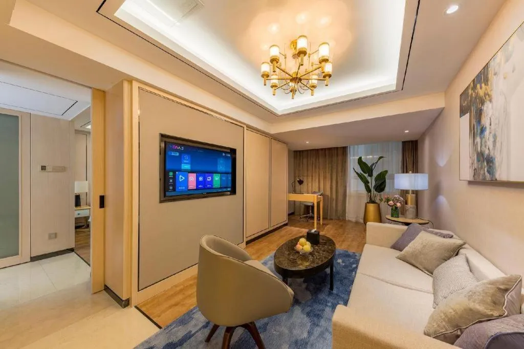 YUN-RAY Ambassador Hotel