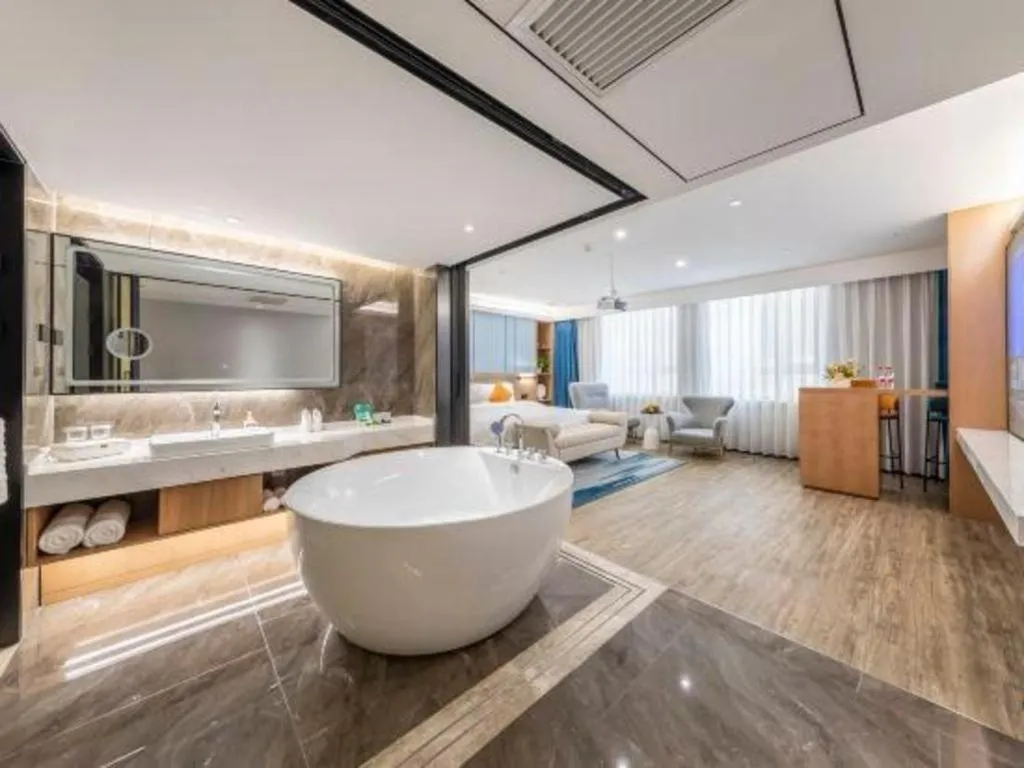 YUN-RAY Ambassador Hotel