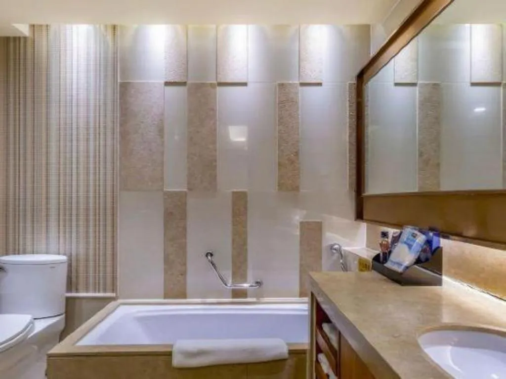 YUN-RAY Ambassador Hotel